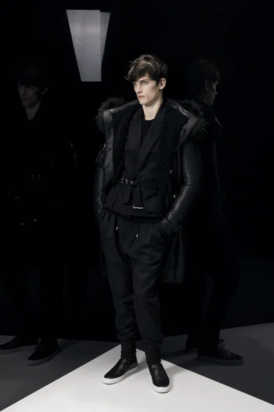 Look 9